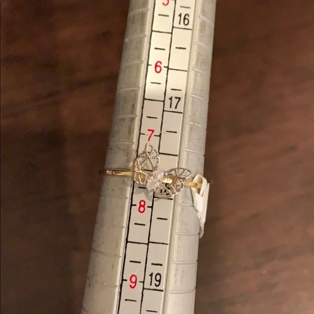 N/A ring cz white
